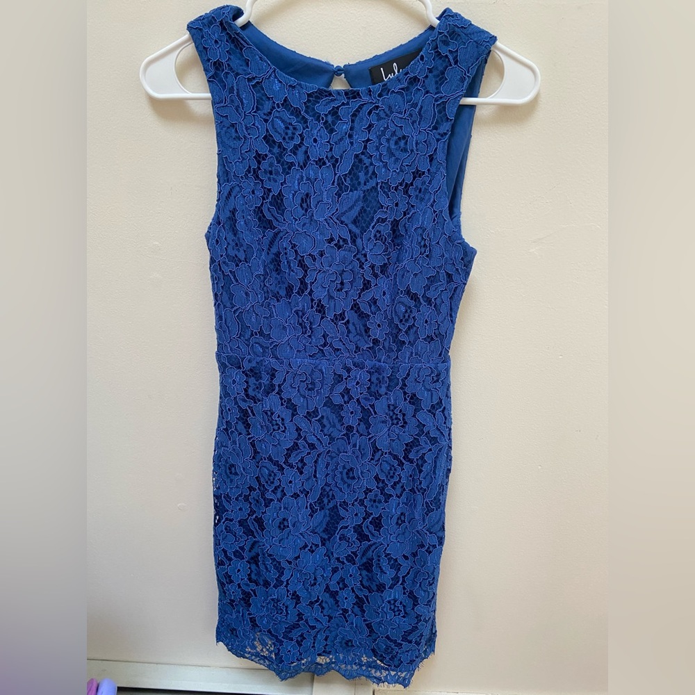 Lulus Blue Lace Sleeveless Round Neck Open Back Sheath Dress; XS